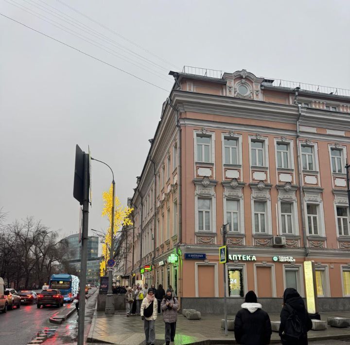 торговое помещение г Москва метро Трубная ул Неглинная 18с/1 муниципальный округ Мещанский фото 1