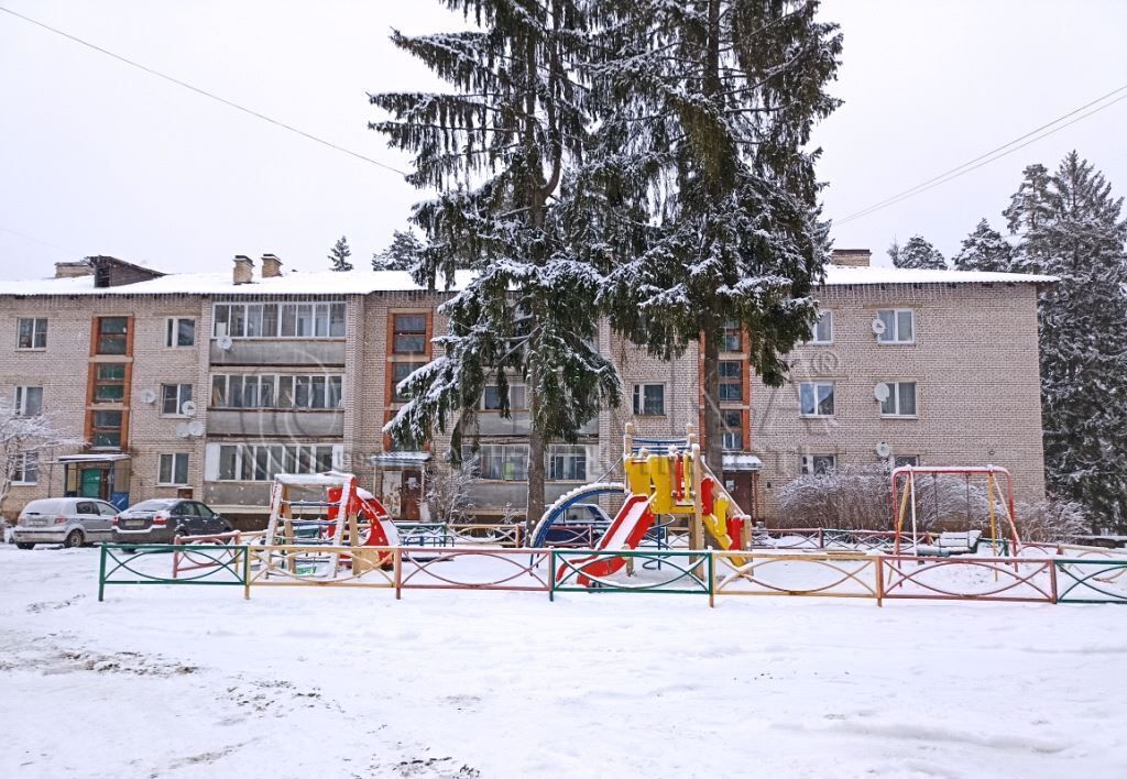 квартира р-н Лужский г Луга ул Смоленская 2в Лужское городское поселение фото 1