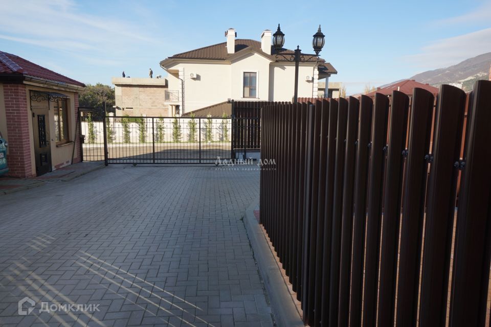 дом г Геленджик Геленджик городской округ, улица Алексея Генералова, 15 фото 2