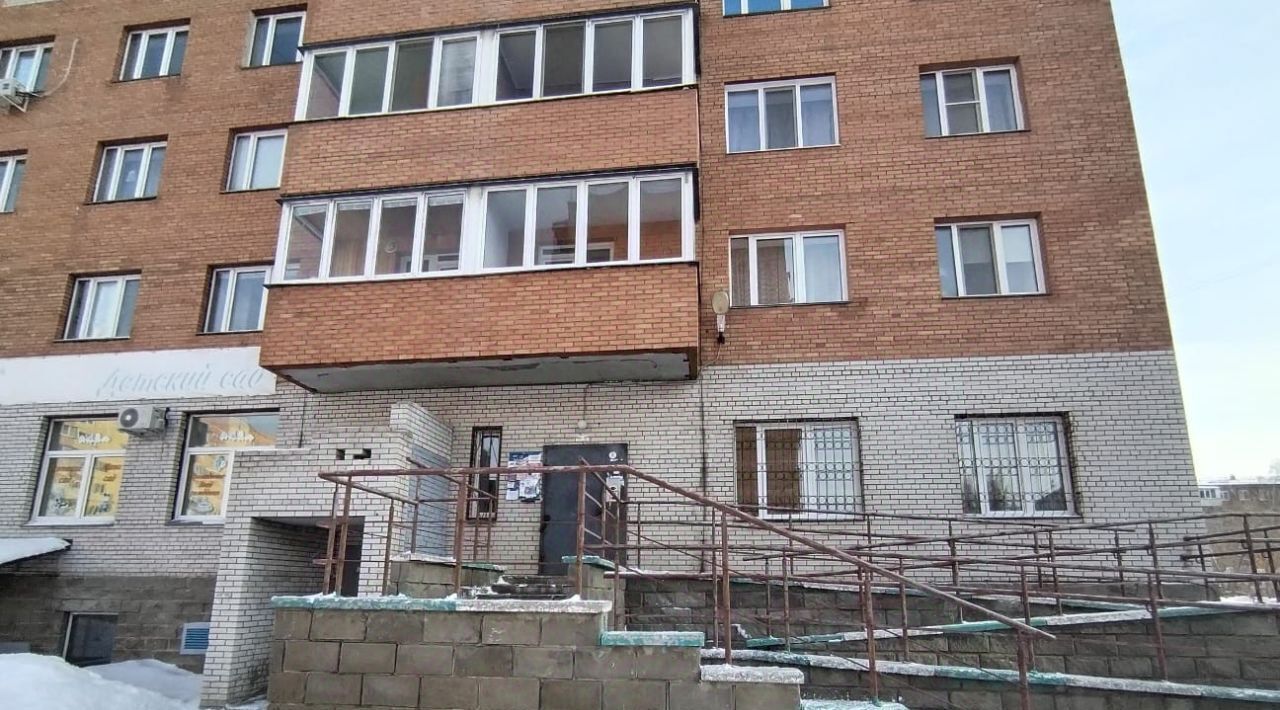 квартира г Омск р-н Кировский Солнечный ул Комкова 8 фото 18