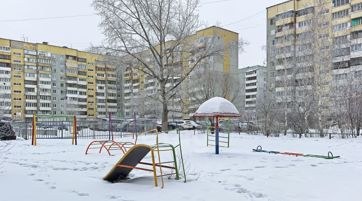 квартира г Омск р-н Центральный ул. 20 лет РККА, 61 фото 24