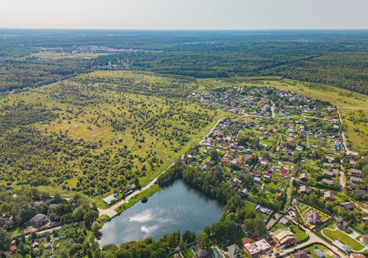 земля городской округ Наро-Фоминский г Апрелевка 29 км, коттеджный пос. Кедрица, 3-я очередь, Киевское шоссе фото 1