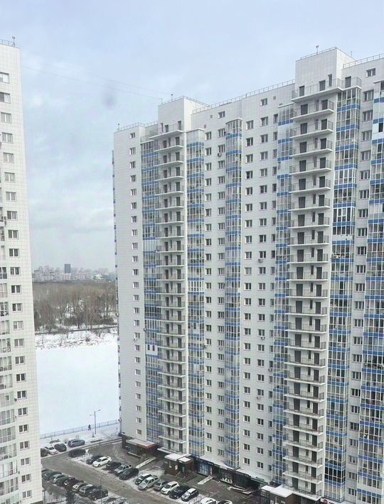 квартира г Красноярск р-н Свердловский ул Карамзина 12 фото 2