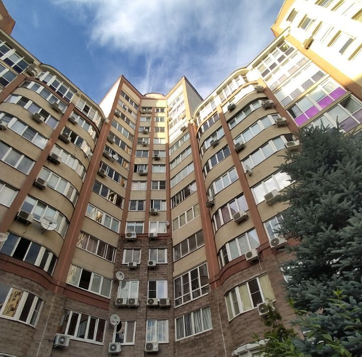 квартира г Тольятти р-н Автозаводский б-р Цветной 7 16-й кв-л фото 1