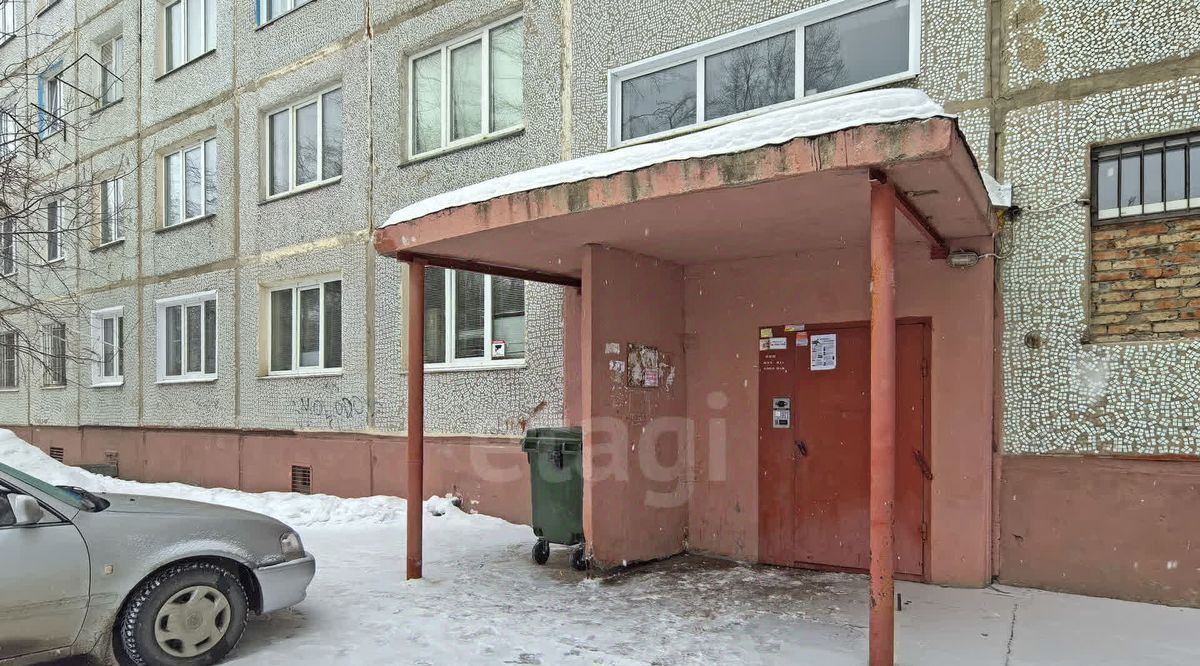 квартира г Омск мкр Крутая Горка р-н Октябрьский ул В.А.Силина 11 фото 15