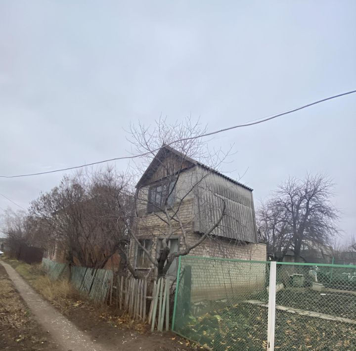 дом р-н Энгельсский п Приволжский снт Волжанка ул. Грушевая, Красноярское муниципальное образование фото 1