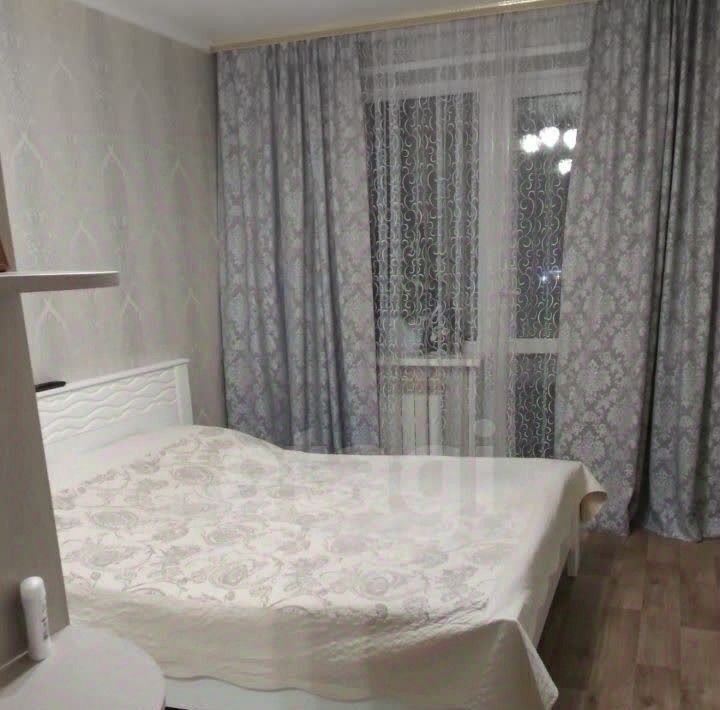 квартира г Омск р-н Кировский б-р Зеленый 8 6-й мкр фото 1