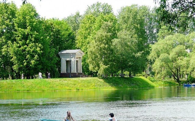 метро Парк Победы р-н Московская Застава дом 186 фото