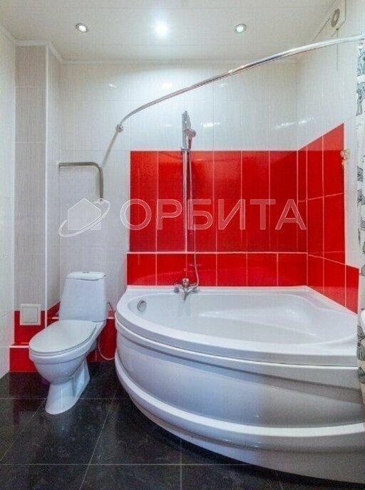 квартира г Тюмень ул Мельникайте 125б фото 16