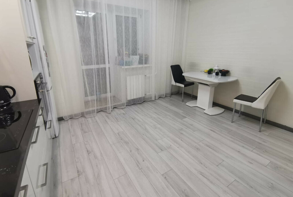 квартира г Оренбург р-н Дзержинский ул Автомобилистов 2/2 фото 1