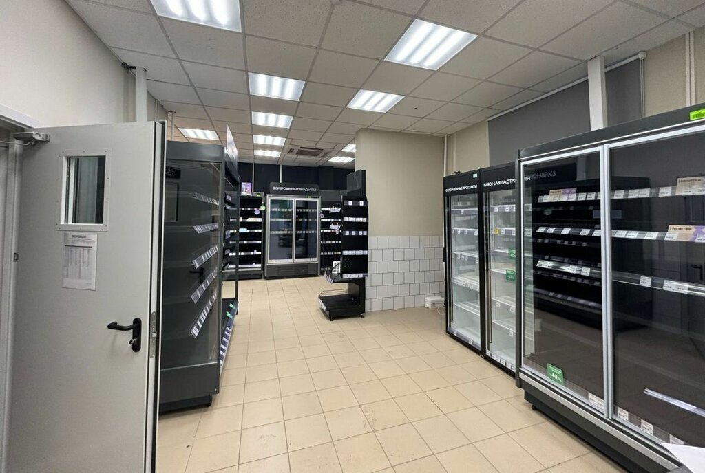 торговое помещение г Екатеринбург р-н Железнодорожный Машиностроителей пр-кт Космонавтов 9б фото 8