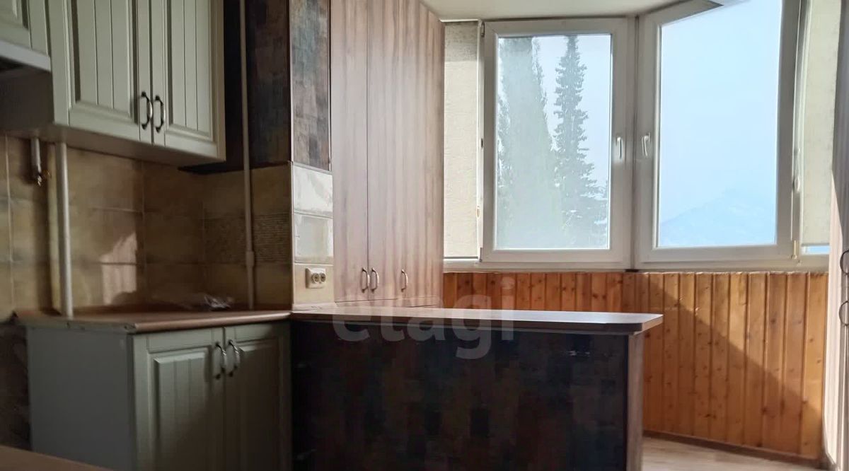 квартира г Ялта пгт Массандра ул Стахановская 15к/2 фото 3