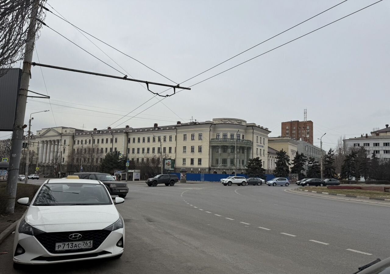 торговое помещение г Ростов-на-Дону р-н Октябрьский пр-кт Буденновский 98/67 фото 1