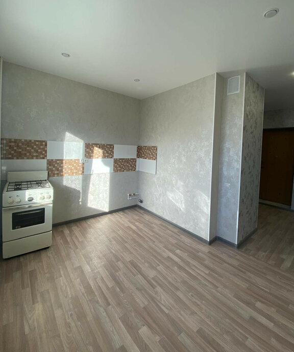 квартира г Балаково ул Братьев Захаровых 12 фото 1