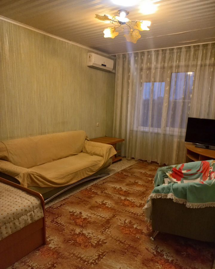 квартира г Тольятти р-н Центральный ул Ларина 2б фото 1