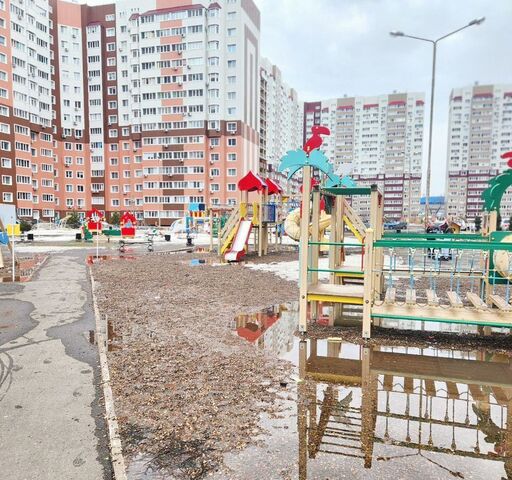 р-н Дзержинский ул. Фронтовиков, 8/1 фото