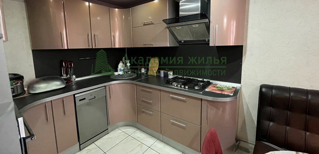 квартира г Саратов р-н Ленинский Солнечный улица имени А. П. Чехова, 6А фото 1