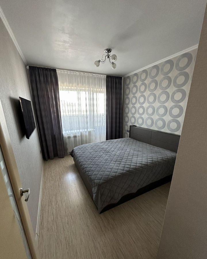 квартира г Тольятти р-н Автозаводский 20-й квартал б-р Рябиновый 15 фото 1