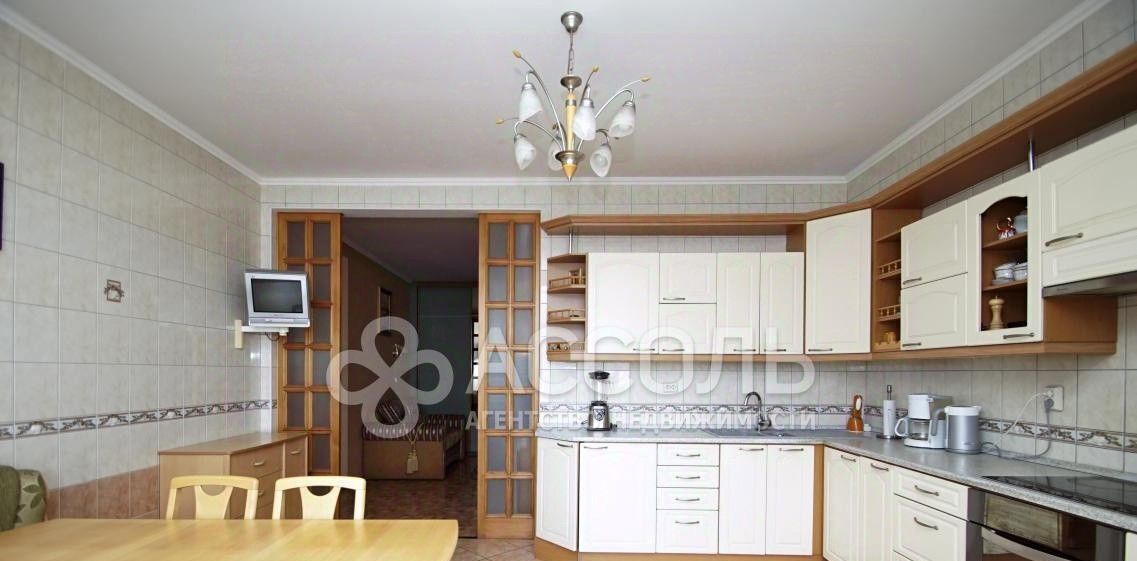 квартира г Омск р-н Центральный ул Добровольского 5/1 фото 7
