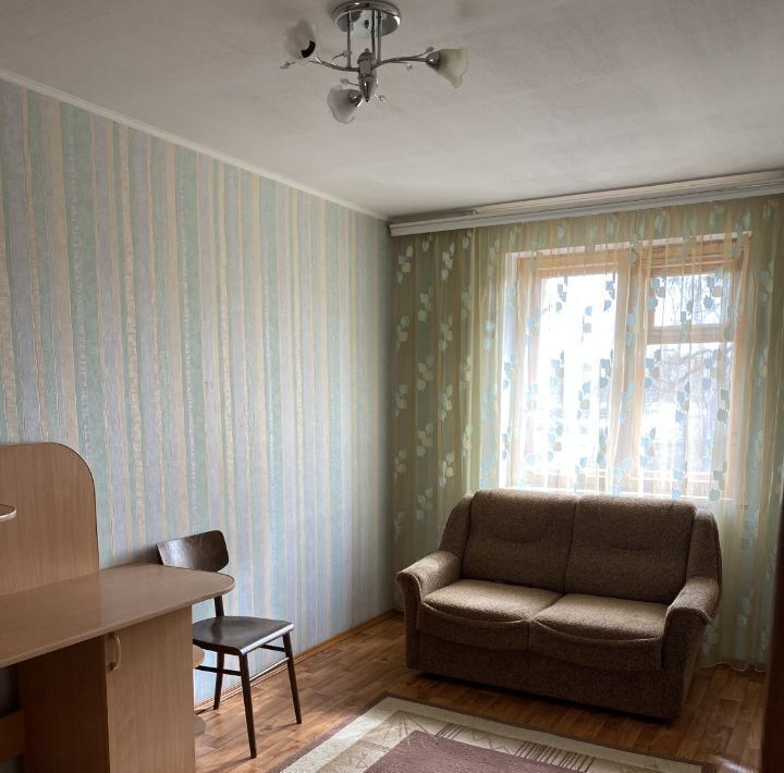 квартира г Каменск-Шахтинский ул Щаденко 80б фото 3