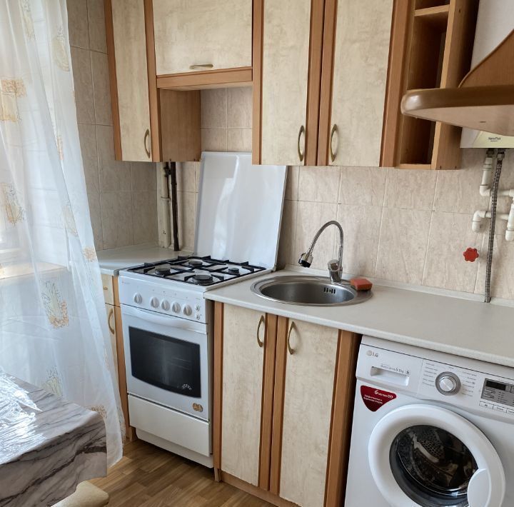 квартира г Каменск-Шахтинский ул Щаденко 80б фото 5
