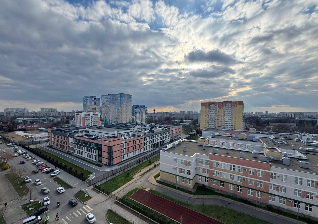 квартира г Краснодар р-н Прикубанский ул им. Байбакова Н.К. 2 мкр-н Московский фото 12