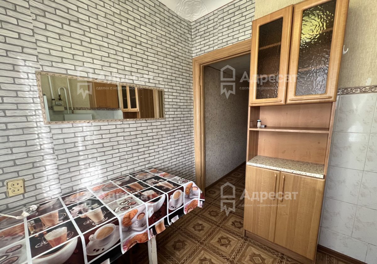 квартира г Волгоград р-н Тракторозаводский ул им. Батова 8 фото 2