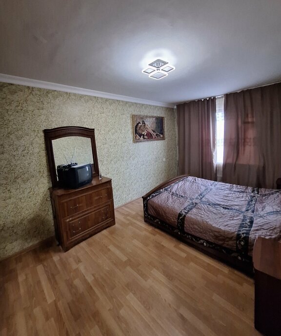 квартира г Барнаул р-н Железнодорожный ул Фурманова 12б фото 2