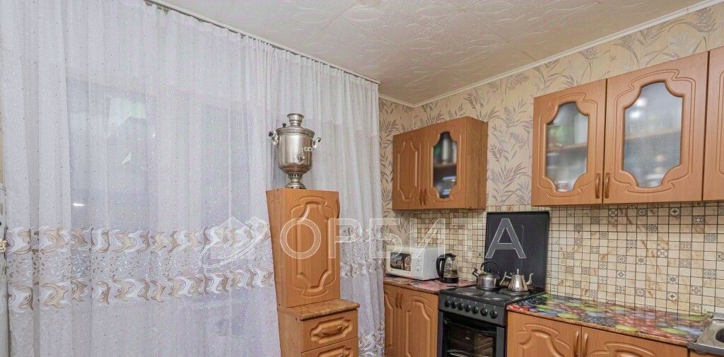 квартира г Тюмень р-н Калининский ул Кремлевская 110к/2 фото 8