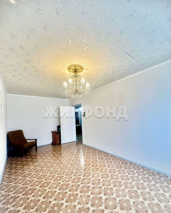 квартира г Тольятти р-н Автозаводский 10-й квартал б-р Луначарского 14 фото 2
