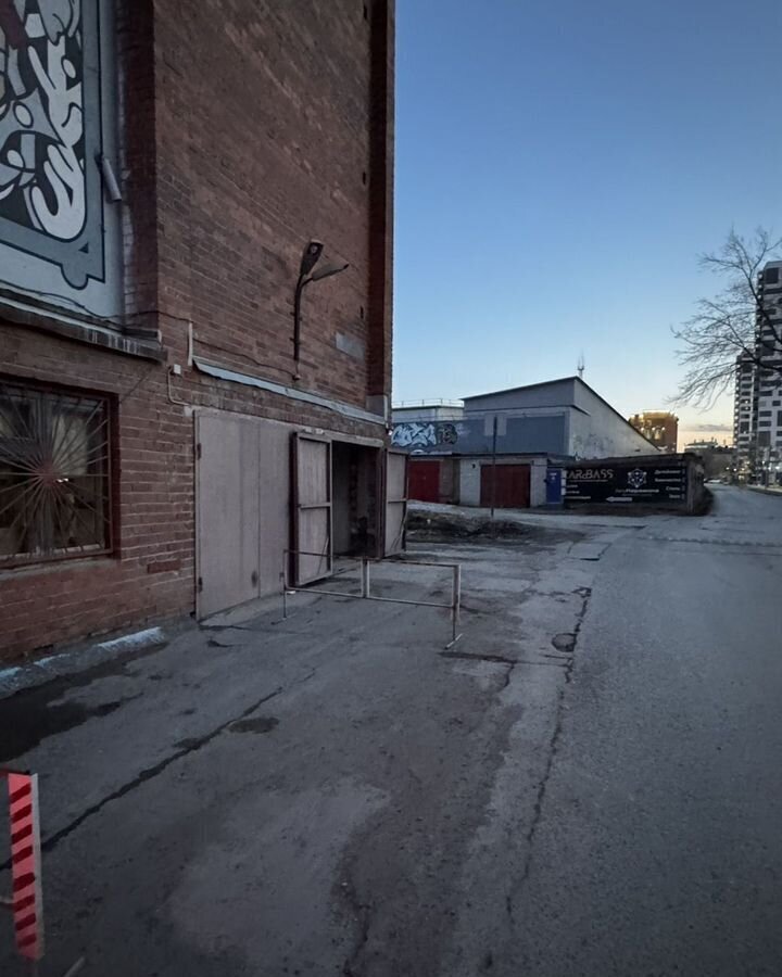 гараж г Тюмень р-н Центральный ул Северная 11 фото 1
