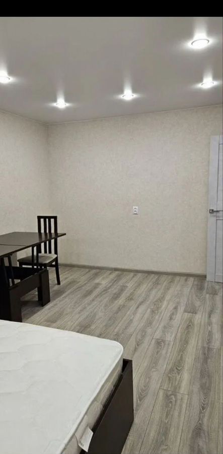 комната г Саратов р-н Волжский ул. имени Н. Г. Чернышевского, 132 фото 3