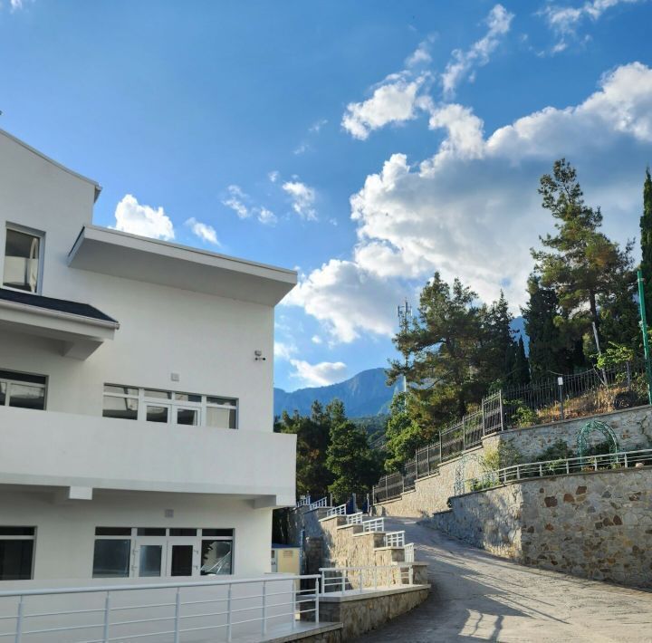 квартира г Ялта пгт Береговое ул Кипарисная 51а фото 6
