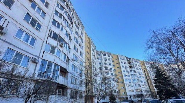 квартира г Волгоград р-н Дзержинский ул 8-й Воздушной Армии 24 фото 1