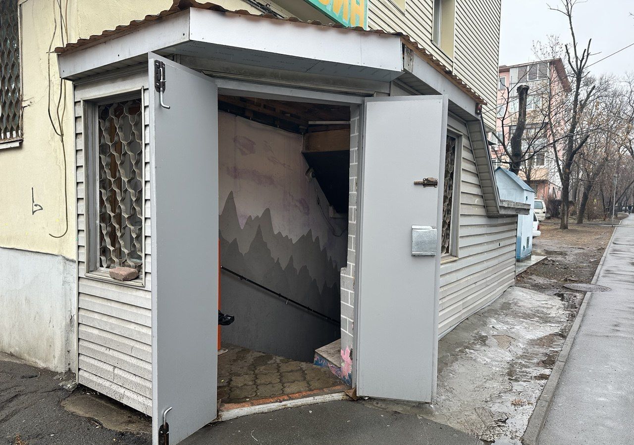 торговое помещение г Владивосток р-н Советский ул Бородинская 17 фото 1