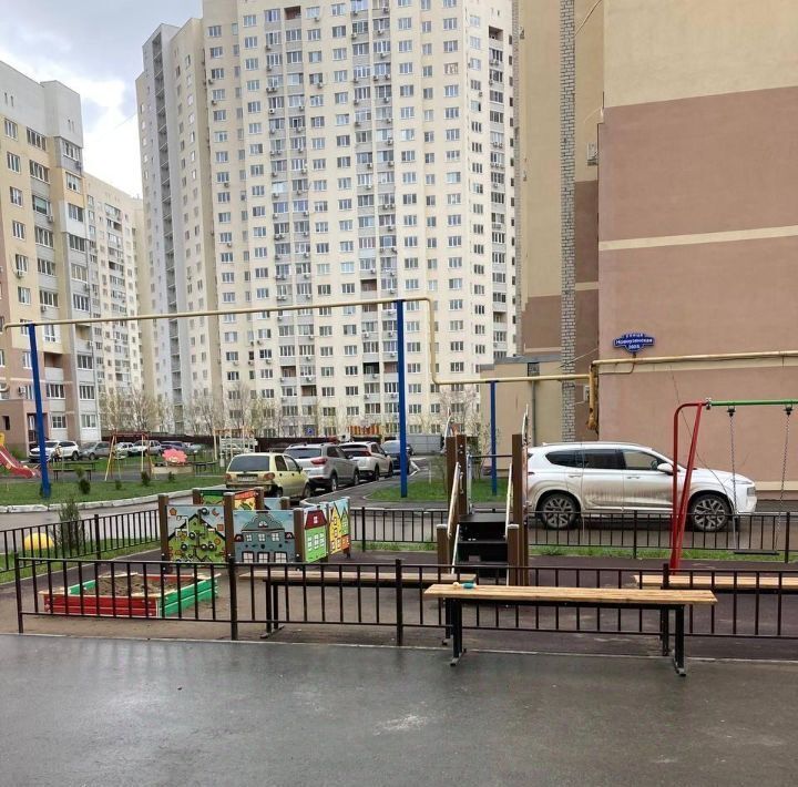 квартира г Саратов р-н Фрунзенский ул Новоузенская 200д фото 1