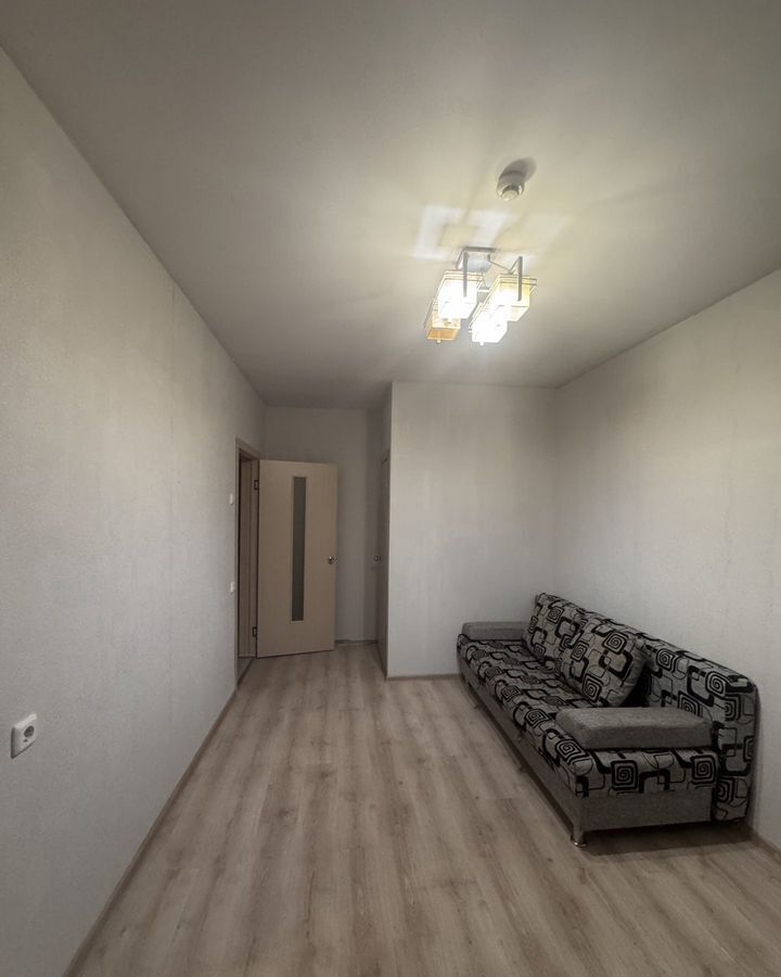 квартира г Челябинск р-н Калининский ул Братьев Кашириных 131б фото 4