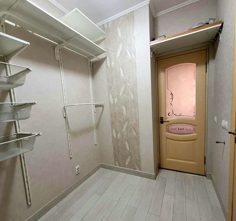 квартира г Краснодар р-н Прикубанский ул им. Александра Покрышкина 4/7 фото 10