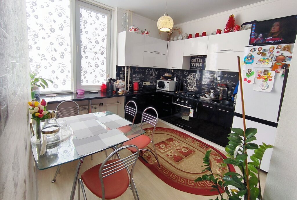 квартира г Астрахань р-н Кировский ул Куликова 79к/3 фото 1
