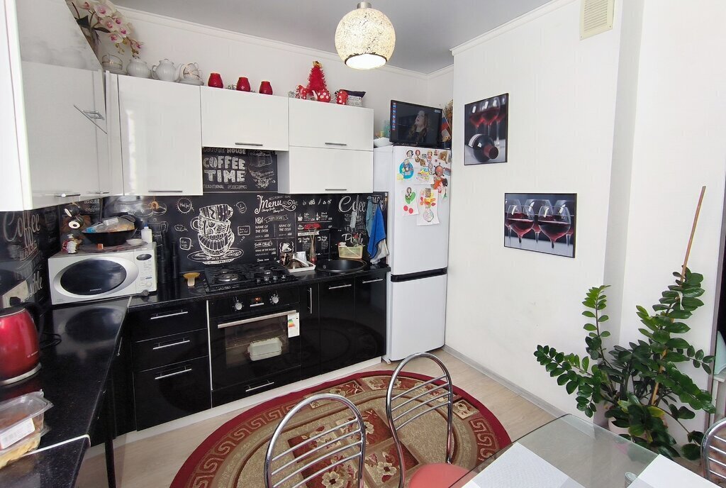 квартира г Астрахань р-н Кировский ул Куликова 79к/3 фото 2