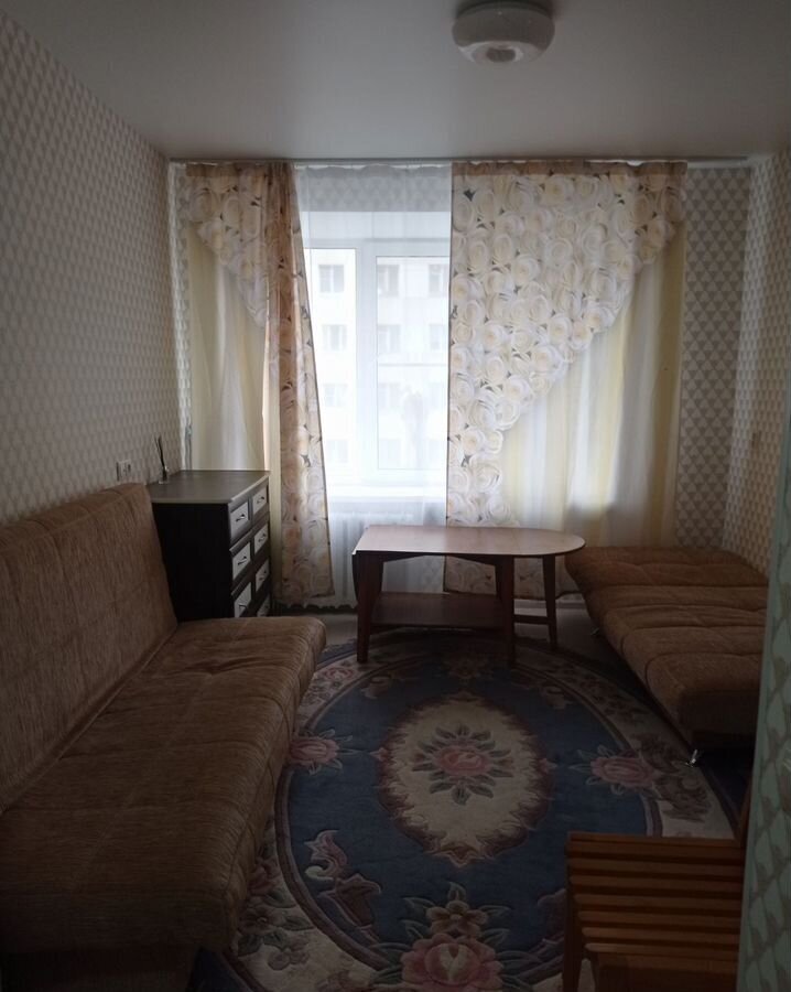 комната г Екатеринбург р-н Орджоникидзевский Уралмаш пр-кт Космонавтов 52б фото 2