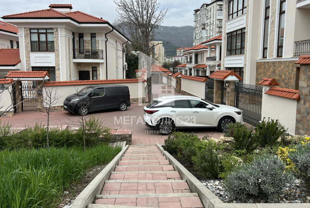 дом г Геленджик ул Островского фото 18