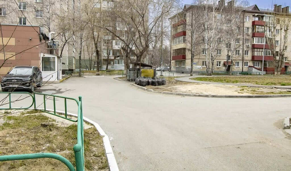 квартира г Тюмень ул 50 лет Октября 39 Ленинский административный округ фото 24