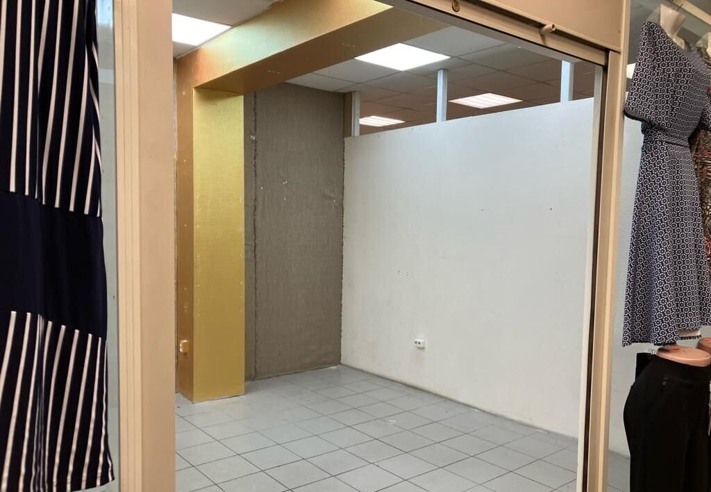 торговое помещение г Санкт-Петербург метро Бухарестская ул Стрельбищенская 16 округ Волковское фото 1
