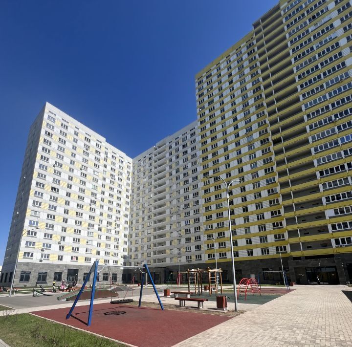 квартира г Оренбург р-н Промышленный ул Юркина 8 ЖК Осенний Лист фото 1