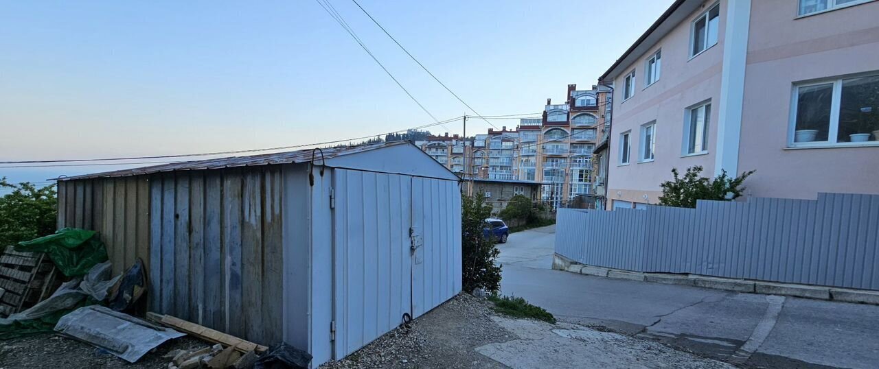 гараж г Ялта Дарсановский въезд фото 2