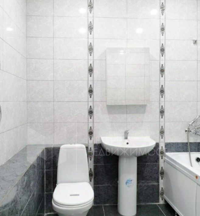квартира г Тюмень р-н Центральный ул Мельникайте 2к/11 фото 13