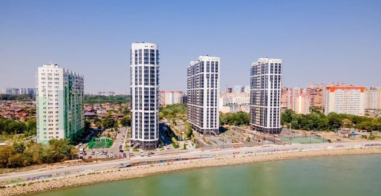 квартира г Краснодар р-н Карасунский ул им. Валерия Гассия 4/7к 2 фото 1