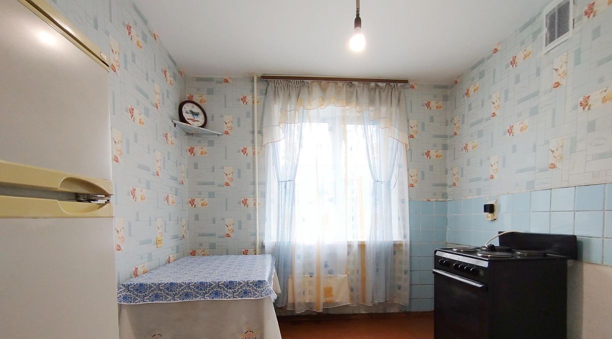 квартира г Тольятти р-н Центральный ул Баныкина 50 фото 2