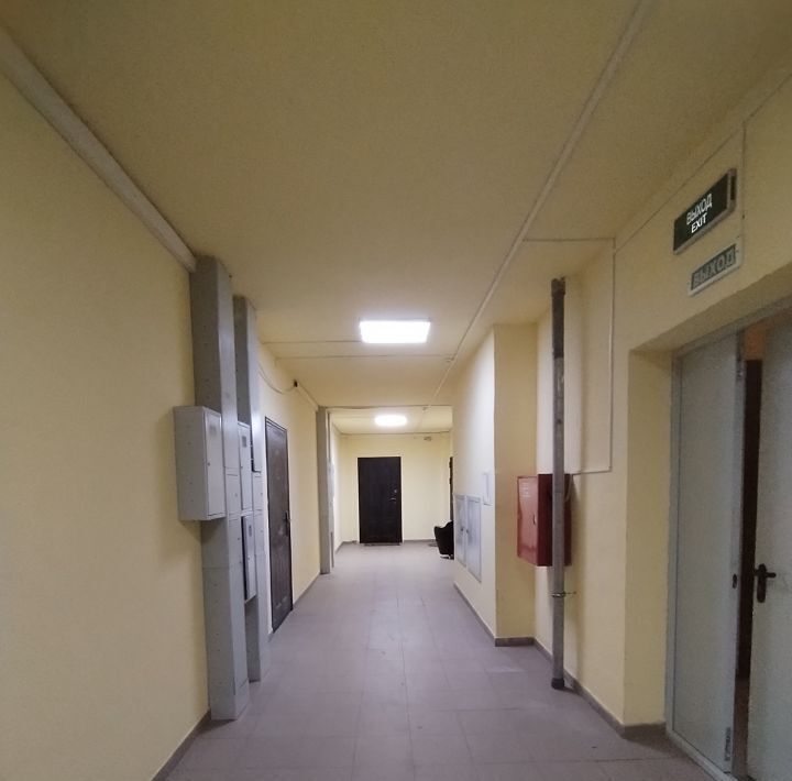 квартира г Волгоград р-н Дзержинский б-р 30-летия Победы 19б фото 9